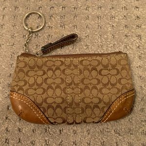 ⭐️❤️✨ COACH WRISTLET Small Classic Signature Coach Print 100% AUTHENTIC ⭐️❤️✨